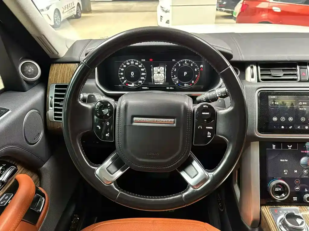 Land Rover Range Rover 2018 — фото 6
