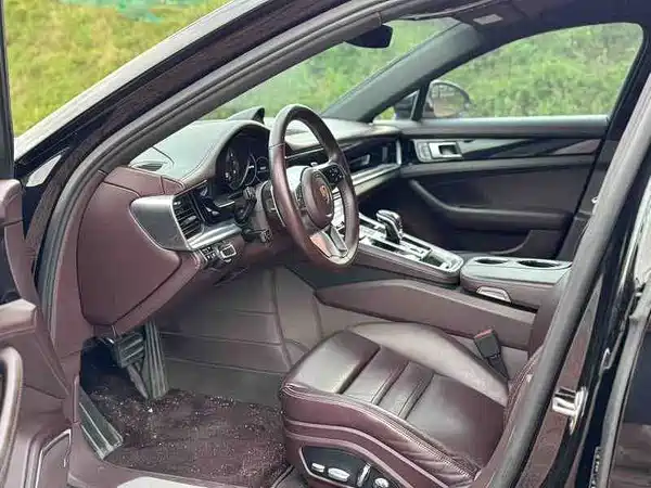 Porsche Panamera 2019
