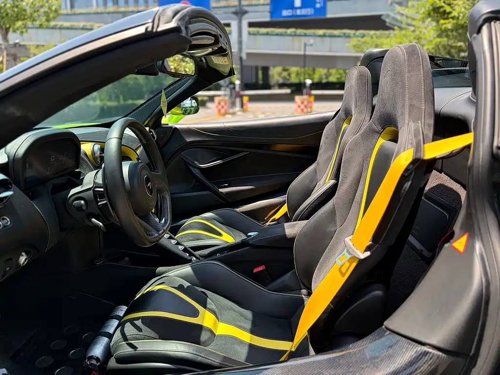 McLaren 720S 2020 — фото 13