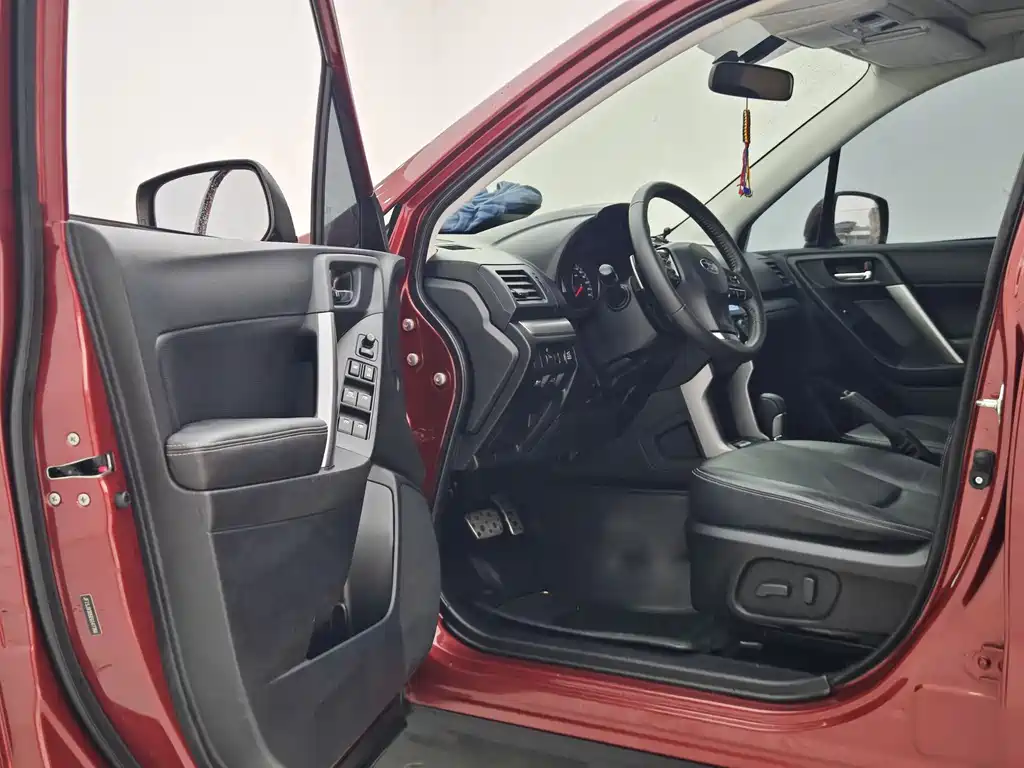 Subaru Forester 2015 — фото 13