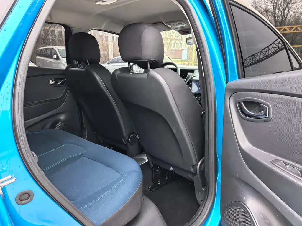 Renault Captur 2016 — фото 12