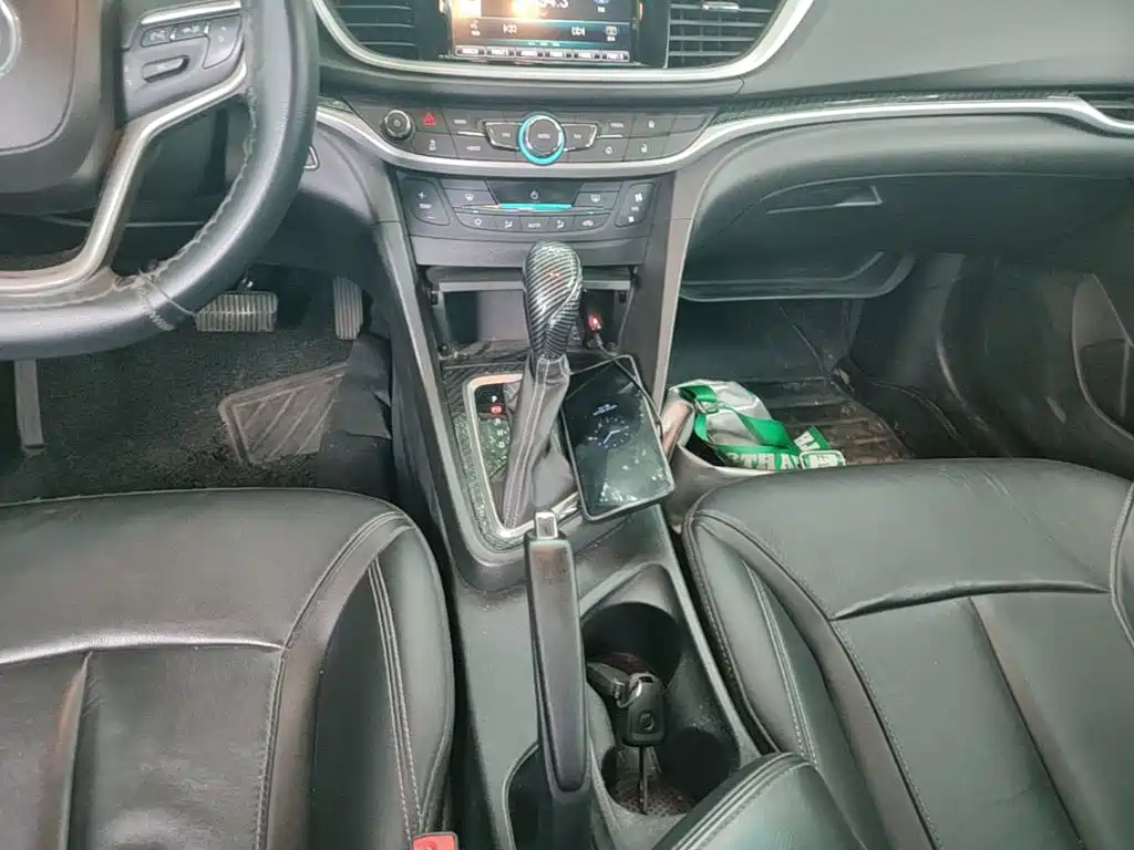 Buick Excelle 2015 — фото 14