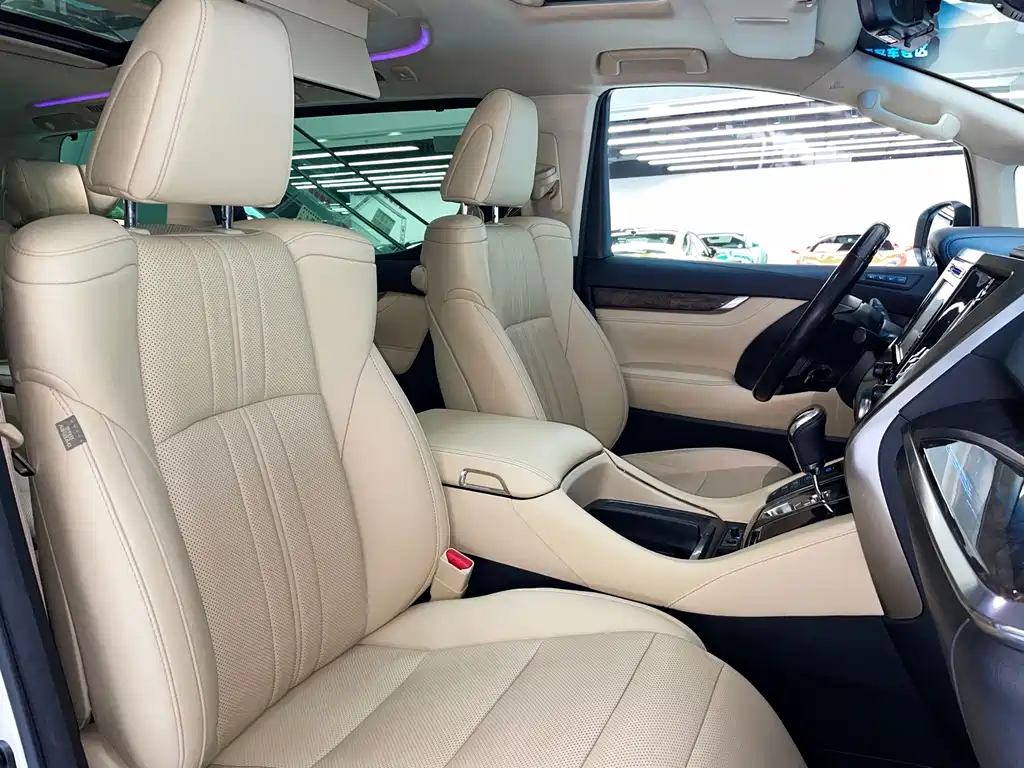Toyota Alphard 2020 — фото 20