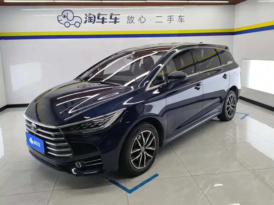 BYD MAX 2018 — фото 1