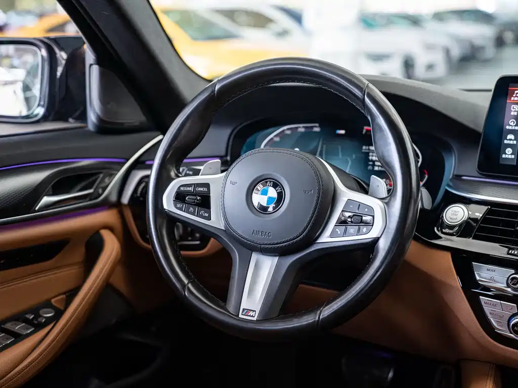 BMW 5 Series 2021 — фото 12