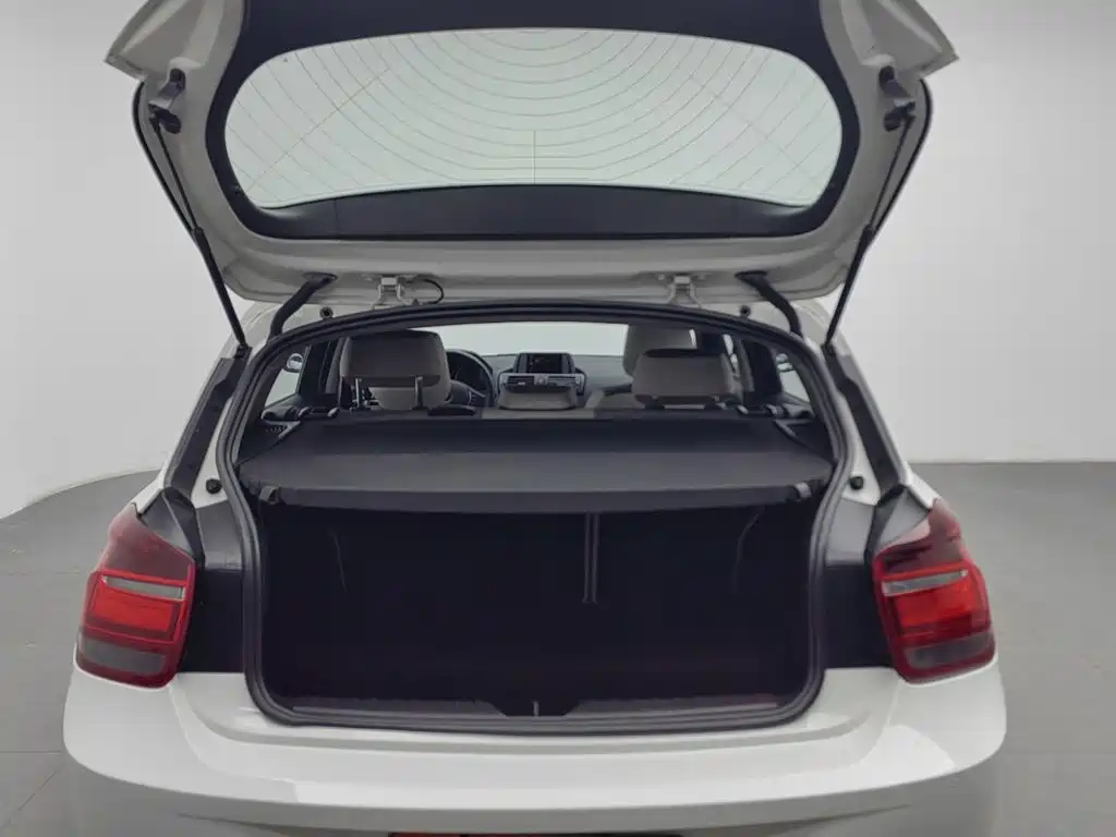 BMW 1 Series 2012 — фото 16