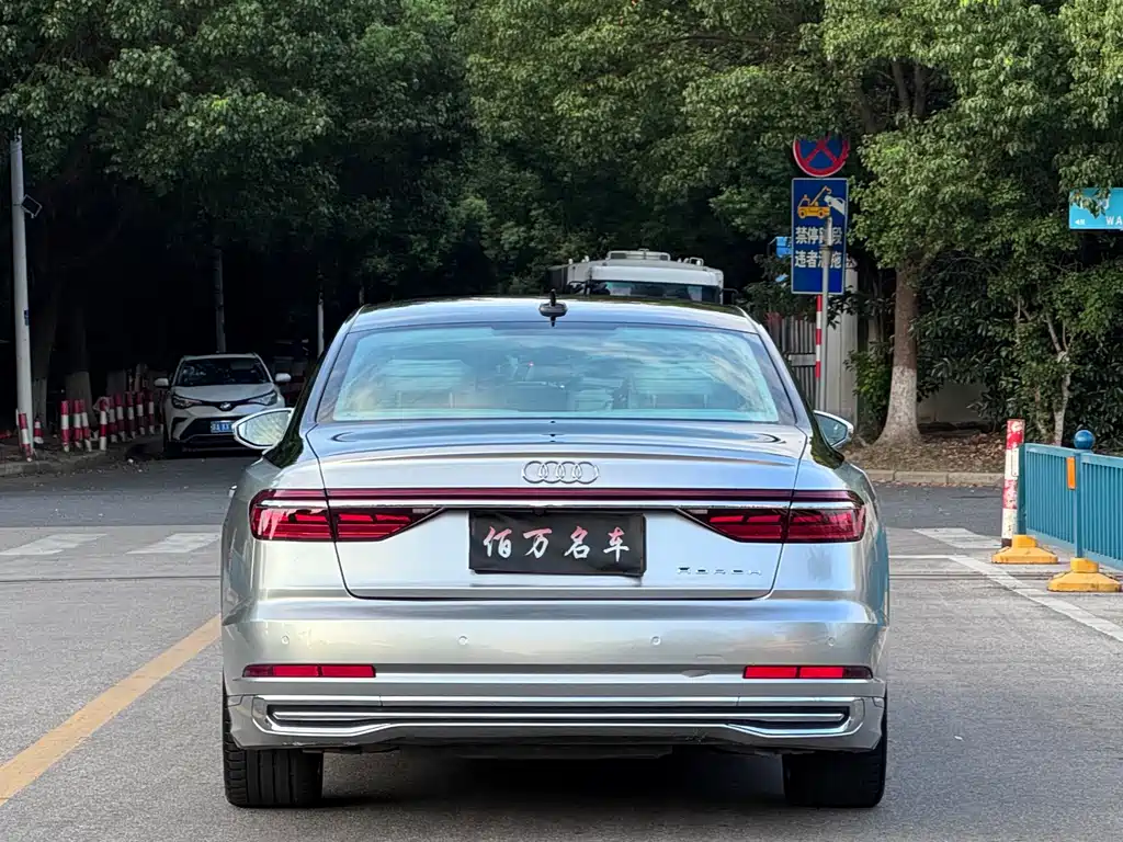 Audi A8 2022