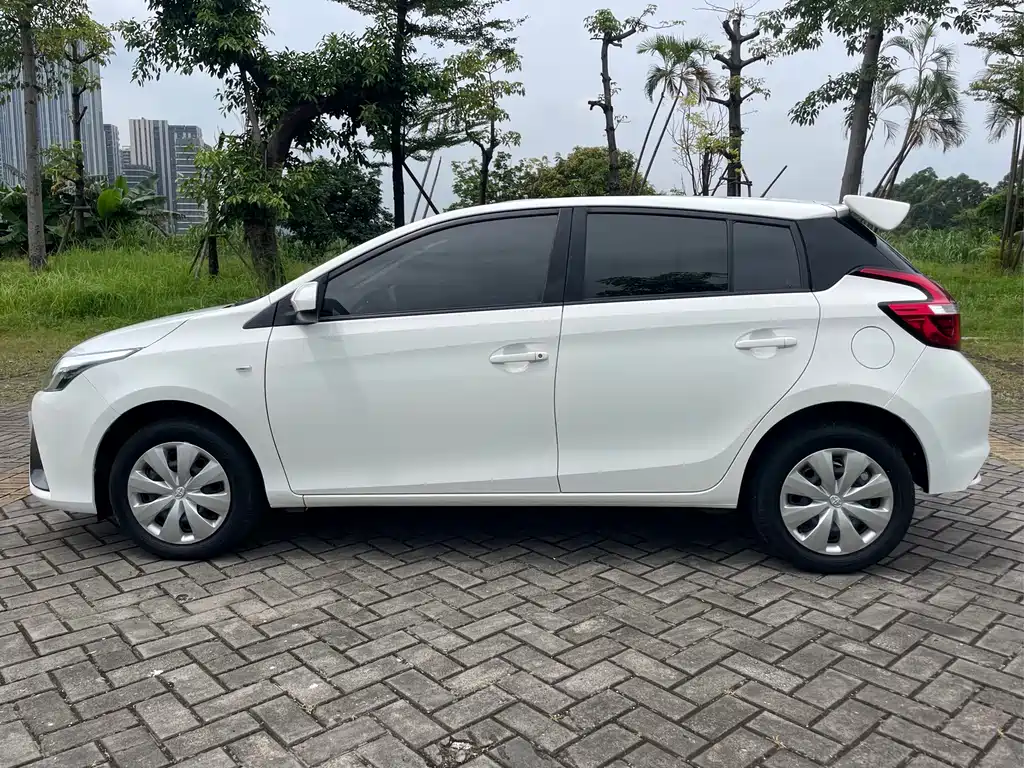 Toyota Yaris L 2019 — фото 11