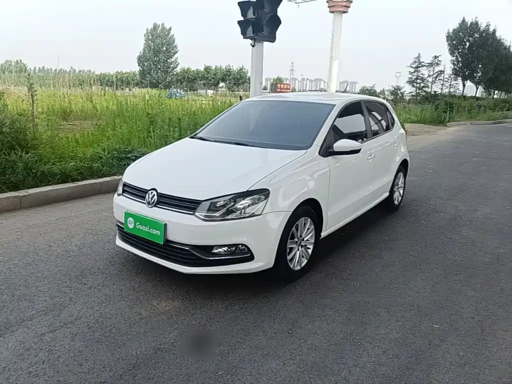 Volkswagen Polo 2015 — фото 1