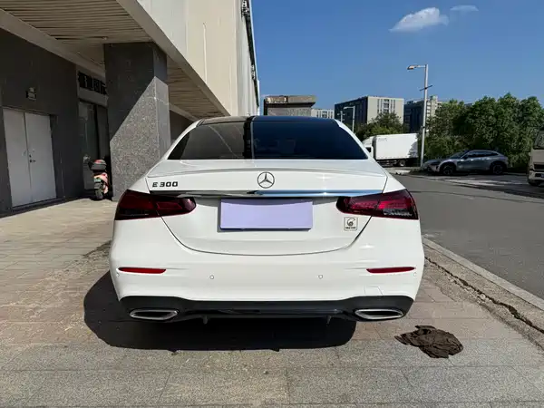 Mercedes-Benz E-Class 2023