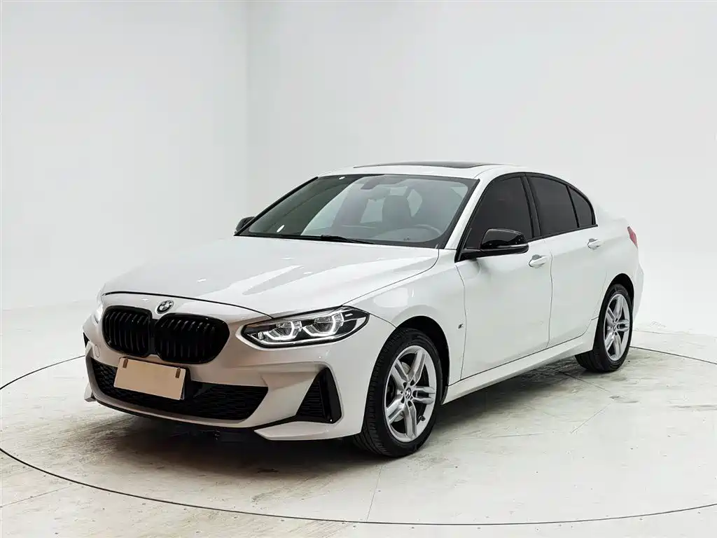 BMW 1 Series 2021 — фото 1