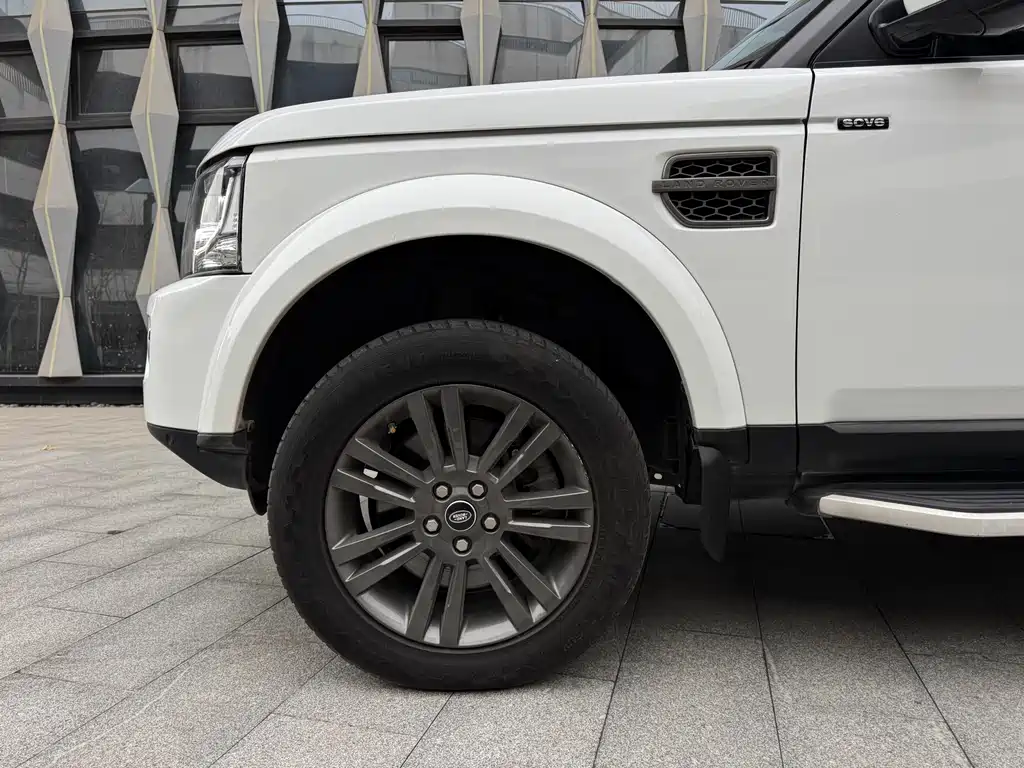 Land Rover Discovery 2016 — фото 4