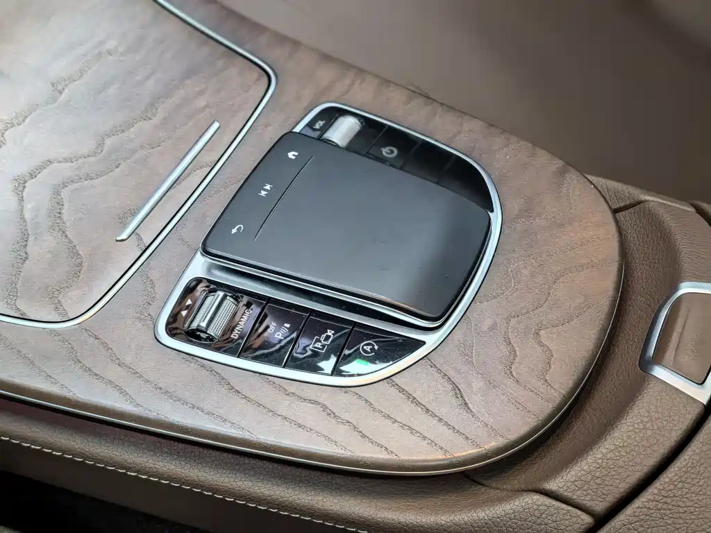 Mercedes-Benz E-Class 2021 — фото 17