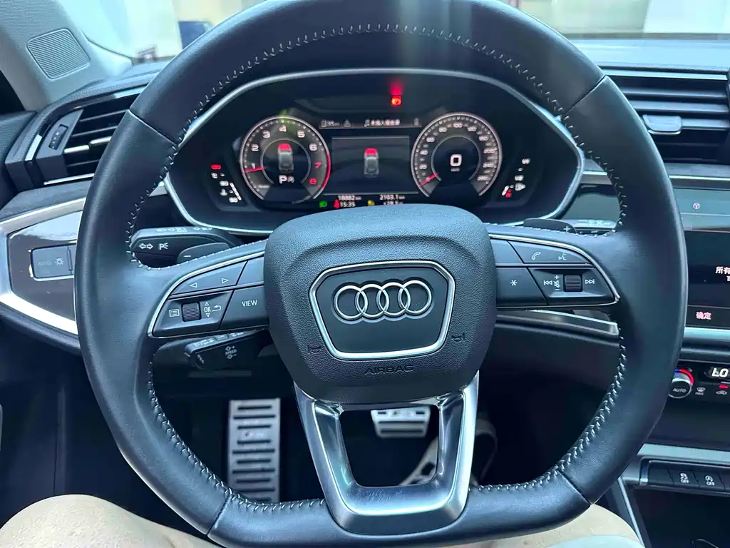 Audi Q3 2022 — фото 12
