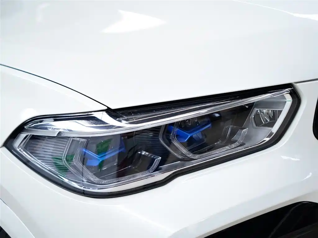 BMW X6 M 2022 — фото 15