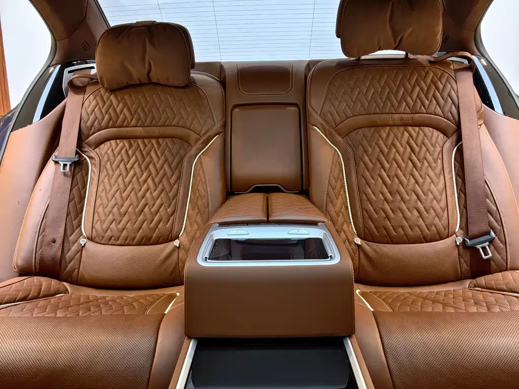 BMW 7 Series 2020 — фото 14