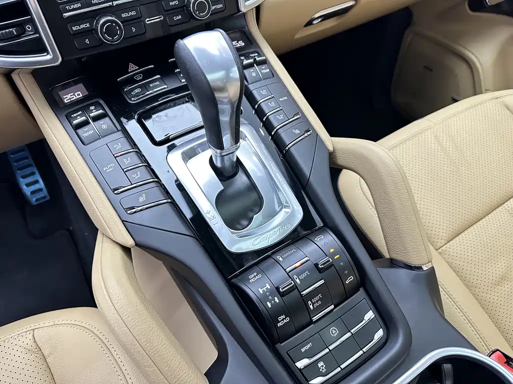 Porsche Cayenne 2016 — фото 8