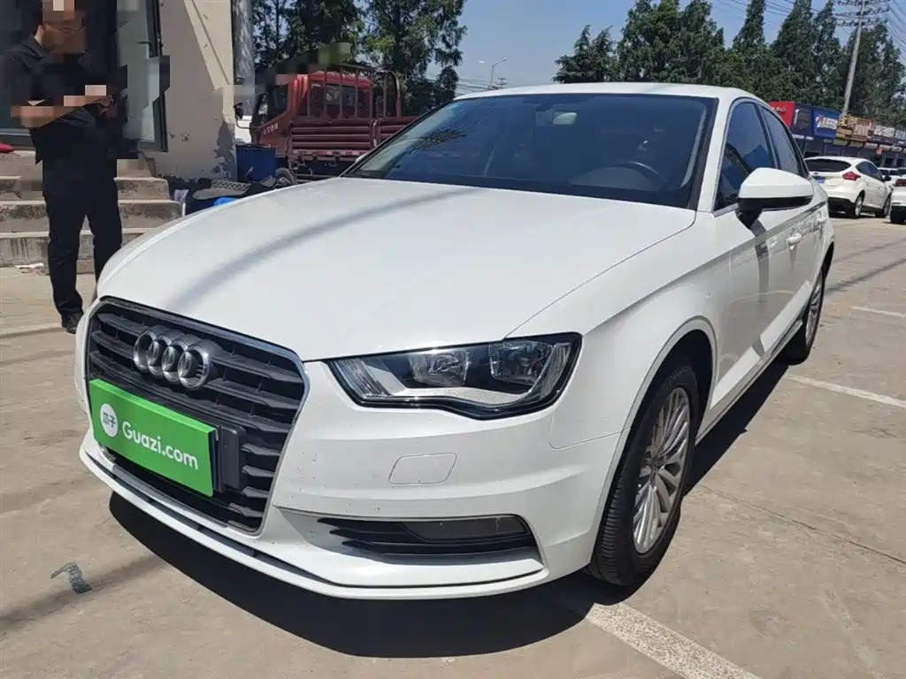 Audi A3 2017 — фото 1