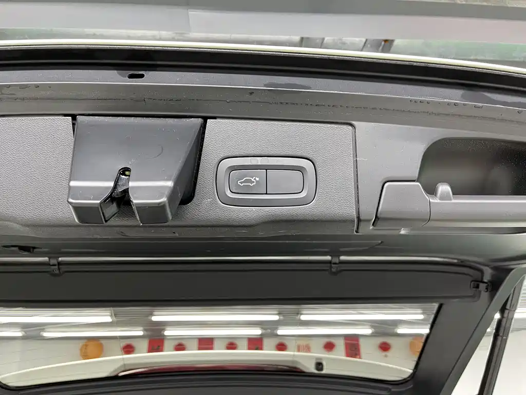 Volvo XC60 2020 — фото 26