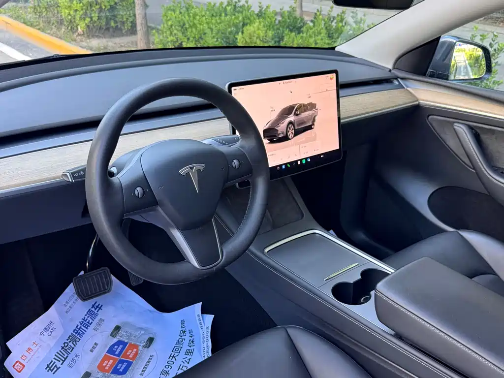 Tesla Model Y 2022 — фото 12