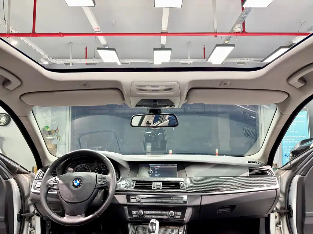 BMW 5 Series 2010 — фото 14