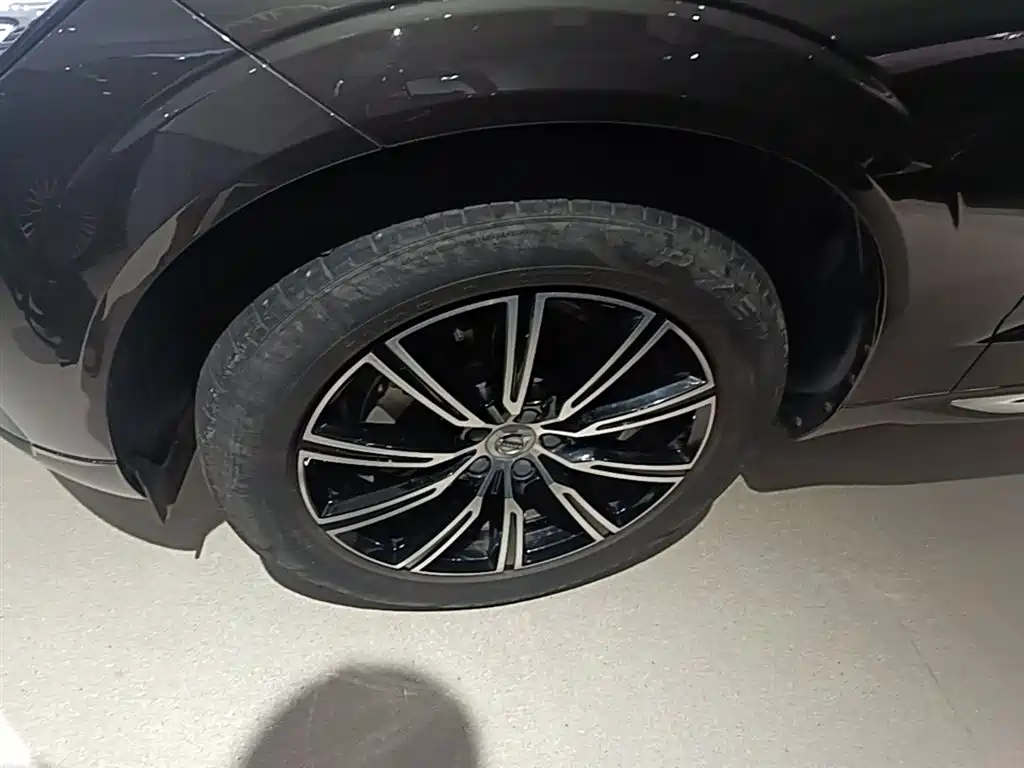 Volvo XC60 2021 — фото 23