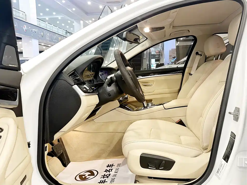 BMW 5 Series 2014 — фото 14