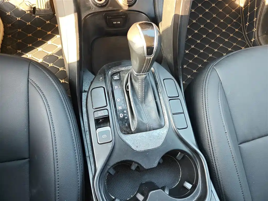 Hyundai Santa Fe 2015 — фото 11