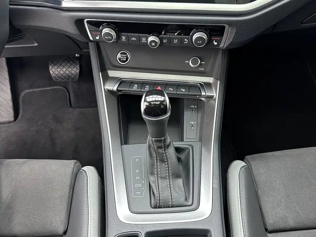 Audi Q3 2022 — фото 15