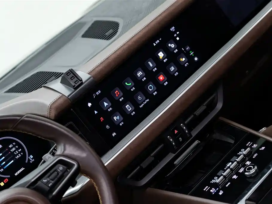 Porsche Cayenne 2023 — фото 13