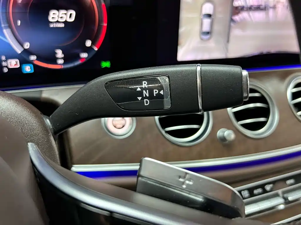 Mercedes-Benz E-Class 2020 — фото 26