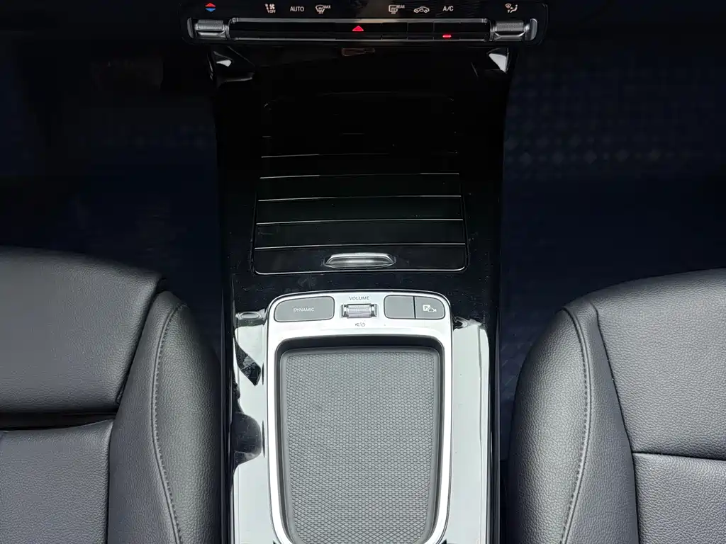 Mercedes-Benz A-Class 2023 — фото 12