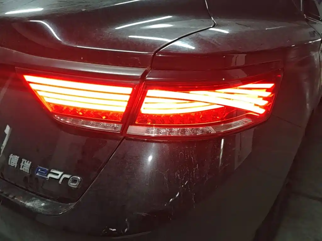 Geely Borui Hybrid 2022 — фото 8