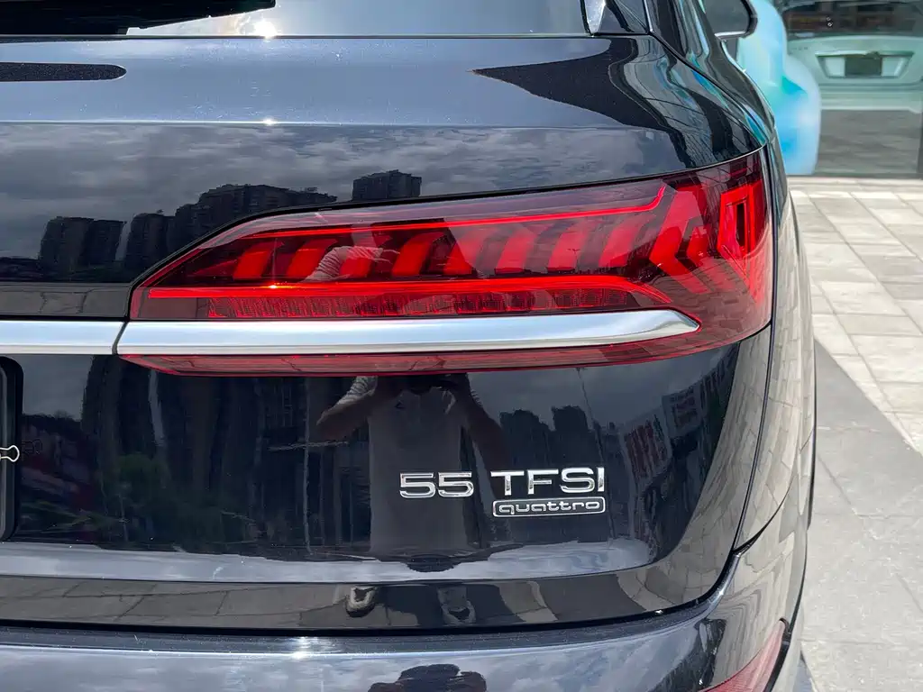 Audi Q7 2020 — фото 24