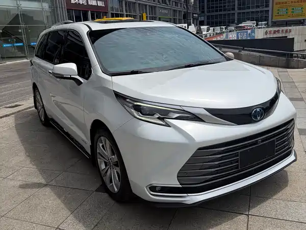 Toyota Sienna 2024