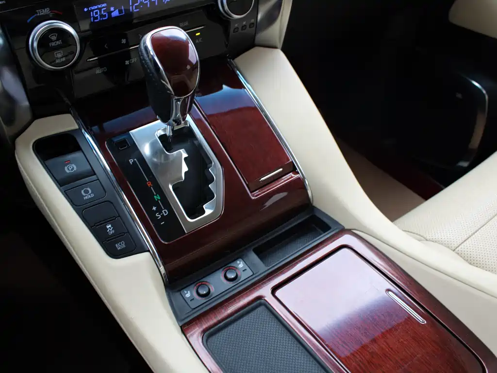 Toyota Alphard 2016 — фото 25
