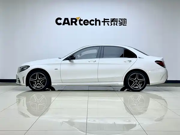 Mercedes-Benz C-Class 2021