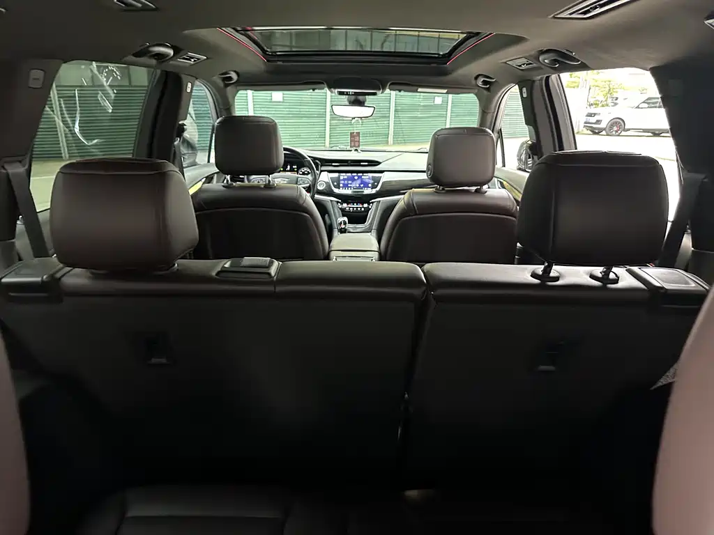 Cadillac XT6 2022 — фото 18