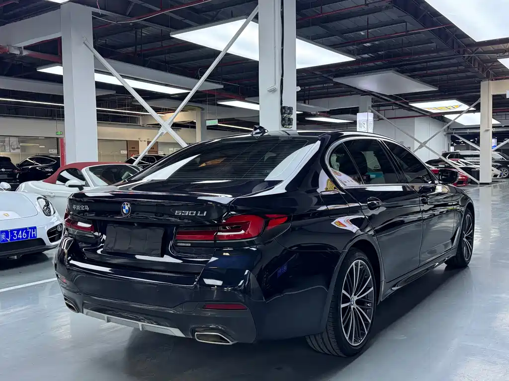 BMW 5 Series 2021 — фото 17