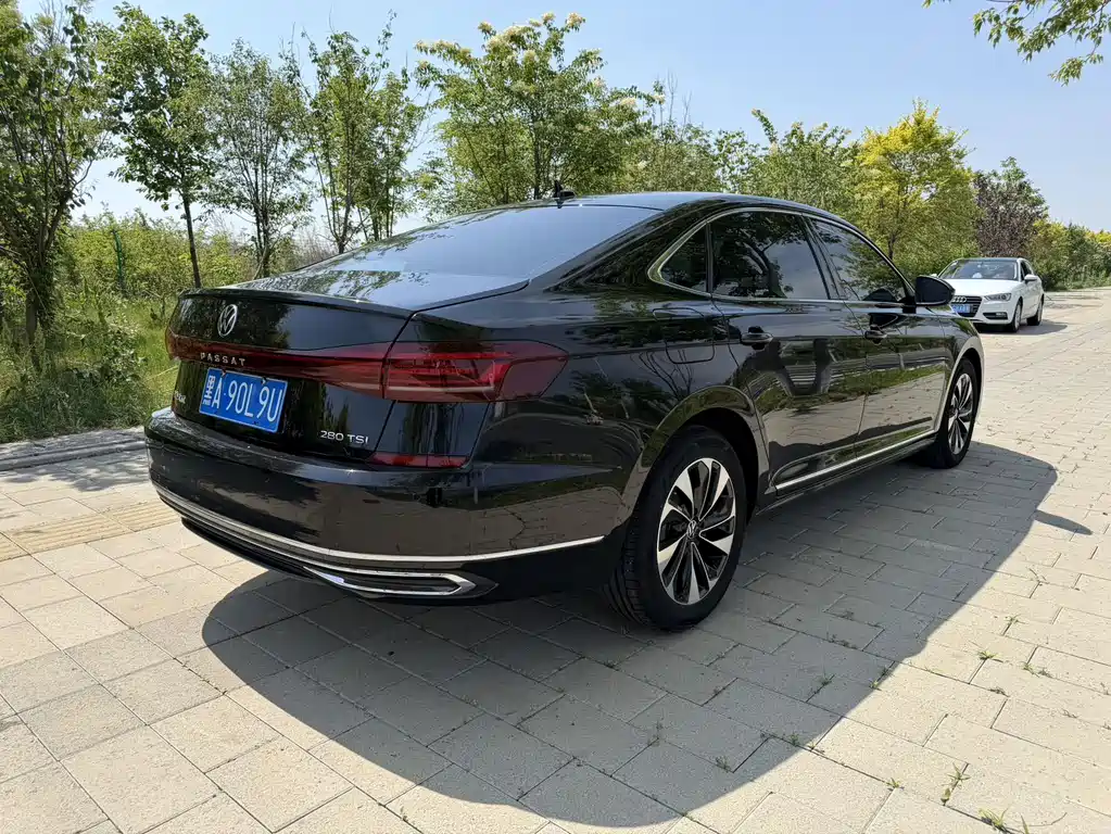 Volkswagen Passat 2023 — фото 9