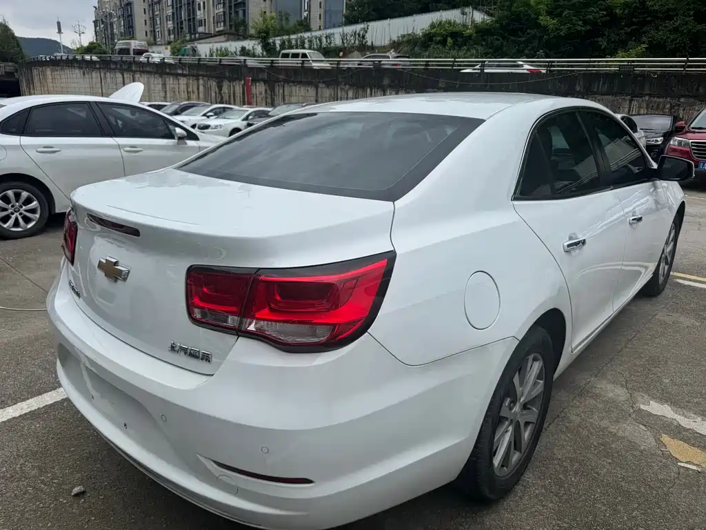 Chevrolet Malibu 2017 — фото 9