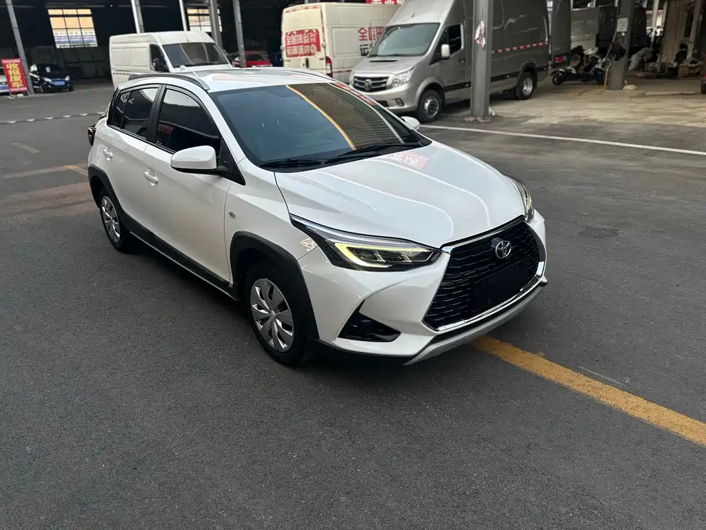Toyota Yaris L 2022