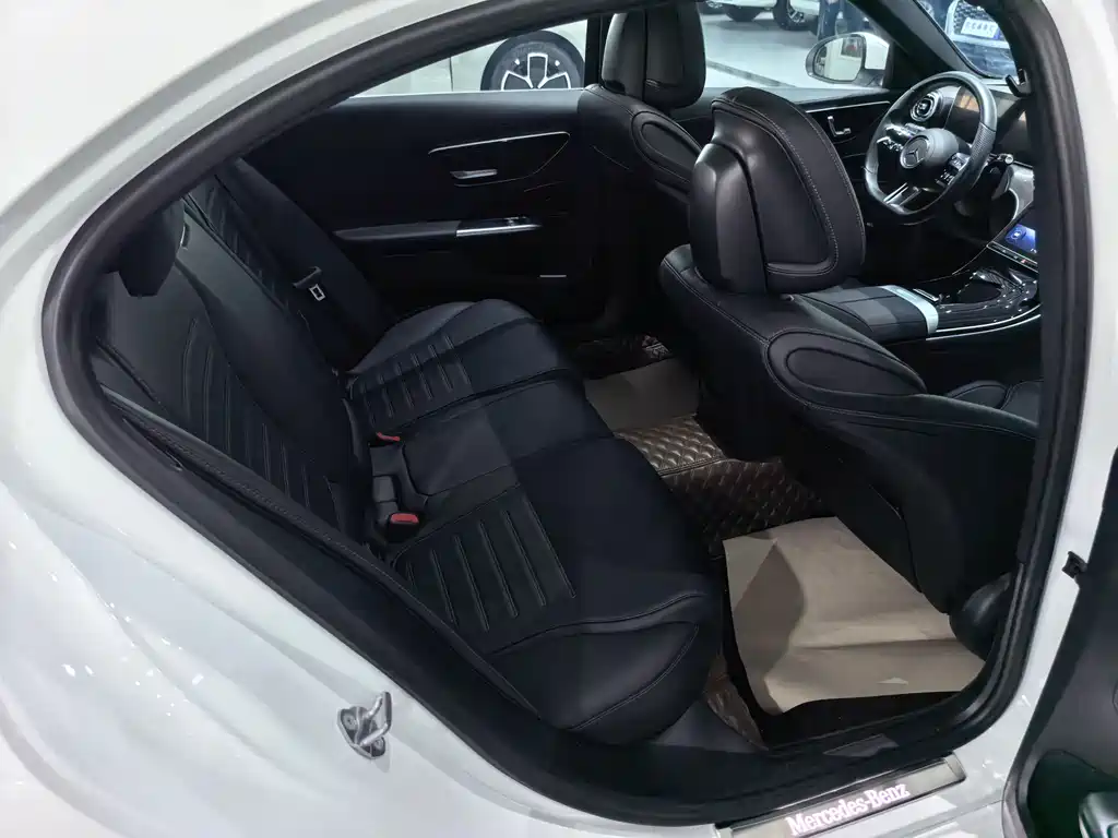 Mercedes-Benz C-Class 2022 — фото 9