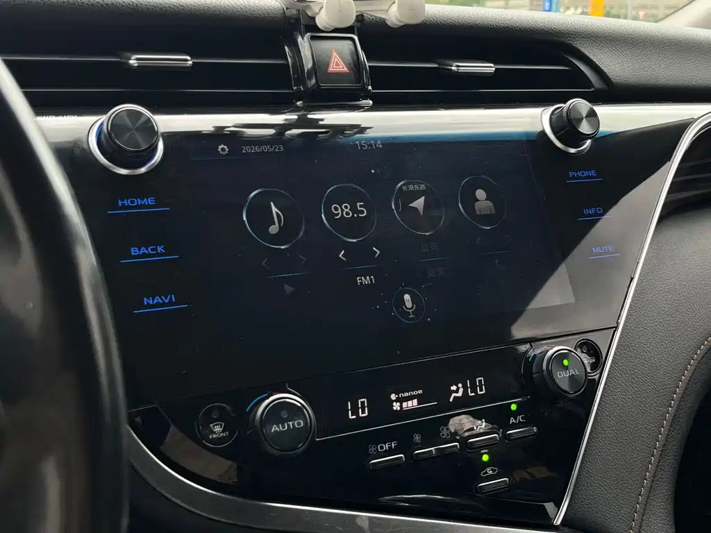 Toyota Camry 2019 — фото 16