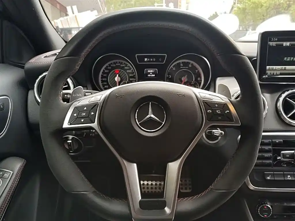 Mercedes-Benz GLA AMG 2016 — фото 11