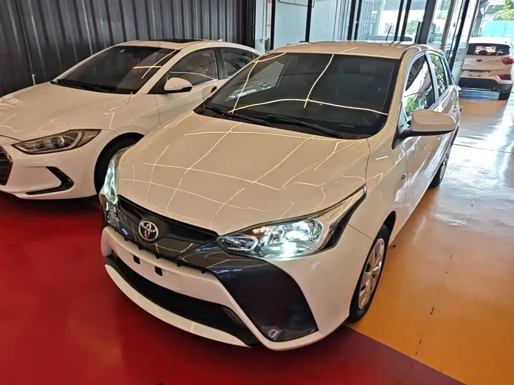 Toyota Yaris L 2021