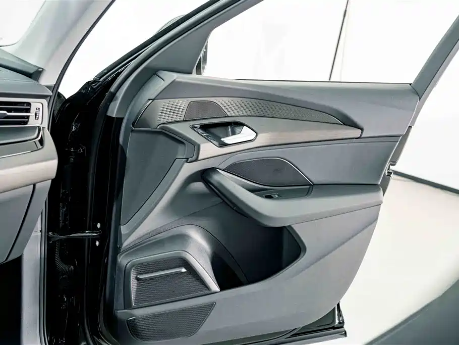 Audi Q6 2025 — фото 12