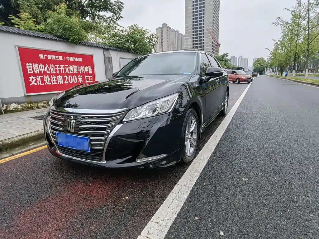 Toyota Crown 2017