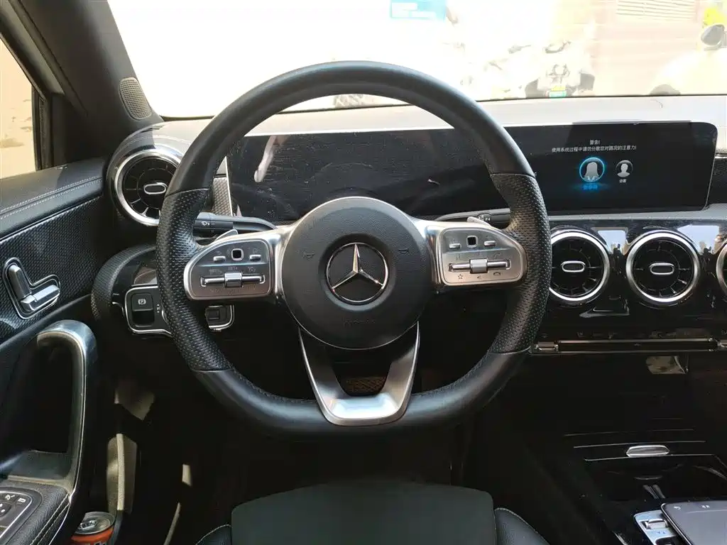 Mercedes-Benz A-Class 2019 — фото 3