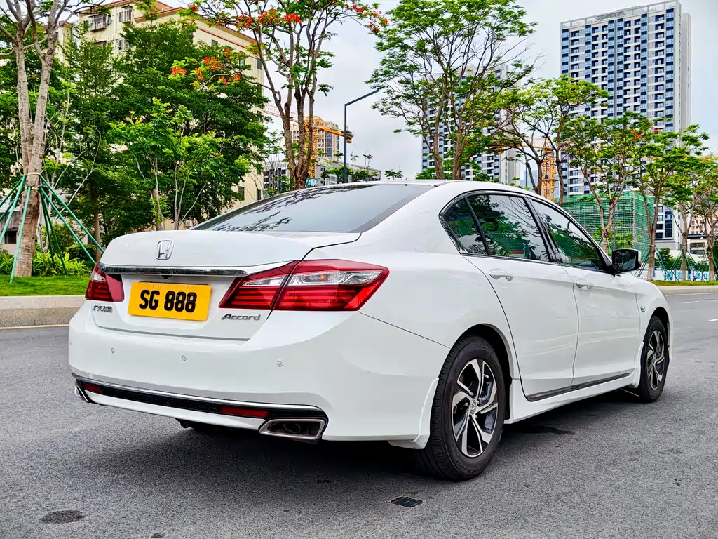Honda Accord 2017 — фото 9